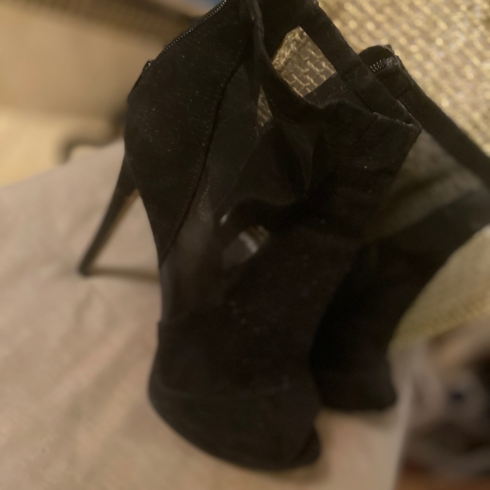 💠Black Aldo peep toe boot heels size 8.5